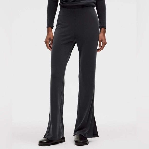 Elegant Black Women's Pants - Picture 3 of 14